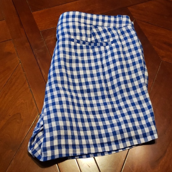 Shorts - Picture 2 of 8